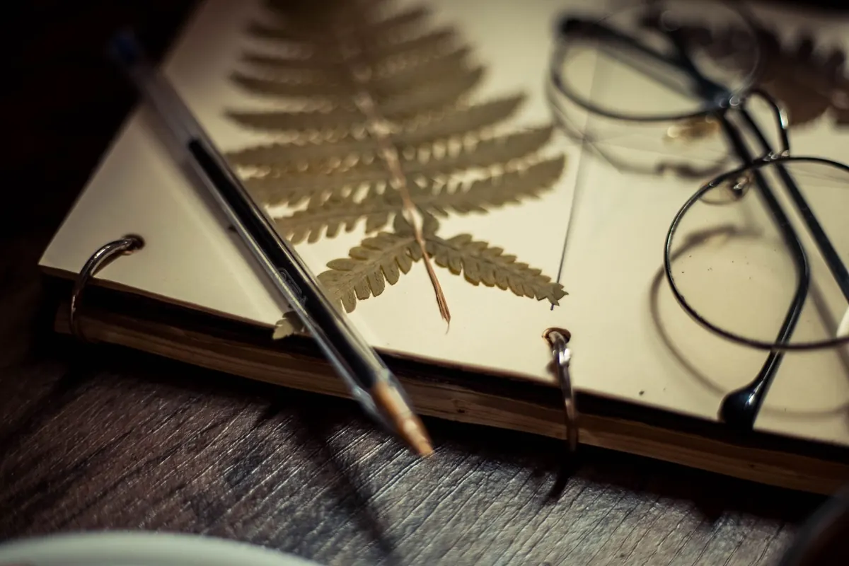 Pressed Flower Notebooks: Preserving Your Garden's Best Blooms